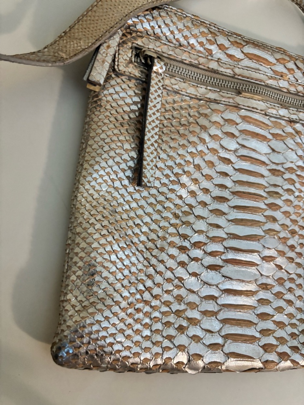Enrico Pucci RARE Authentic Gold Metallic Real Python Crossbody - Picture 5 of 8